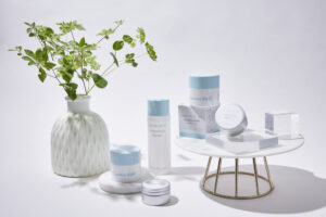 「その一滴は、どこへ流れるのか？」｜アーダ・ブレーン代表・佐藤圭に聞く、肌と環境をつなぐ化粧品