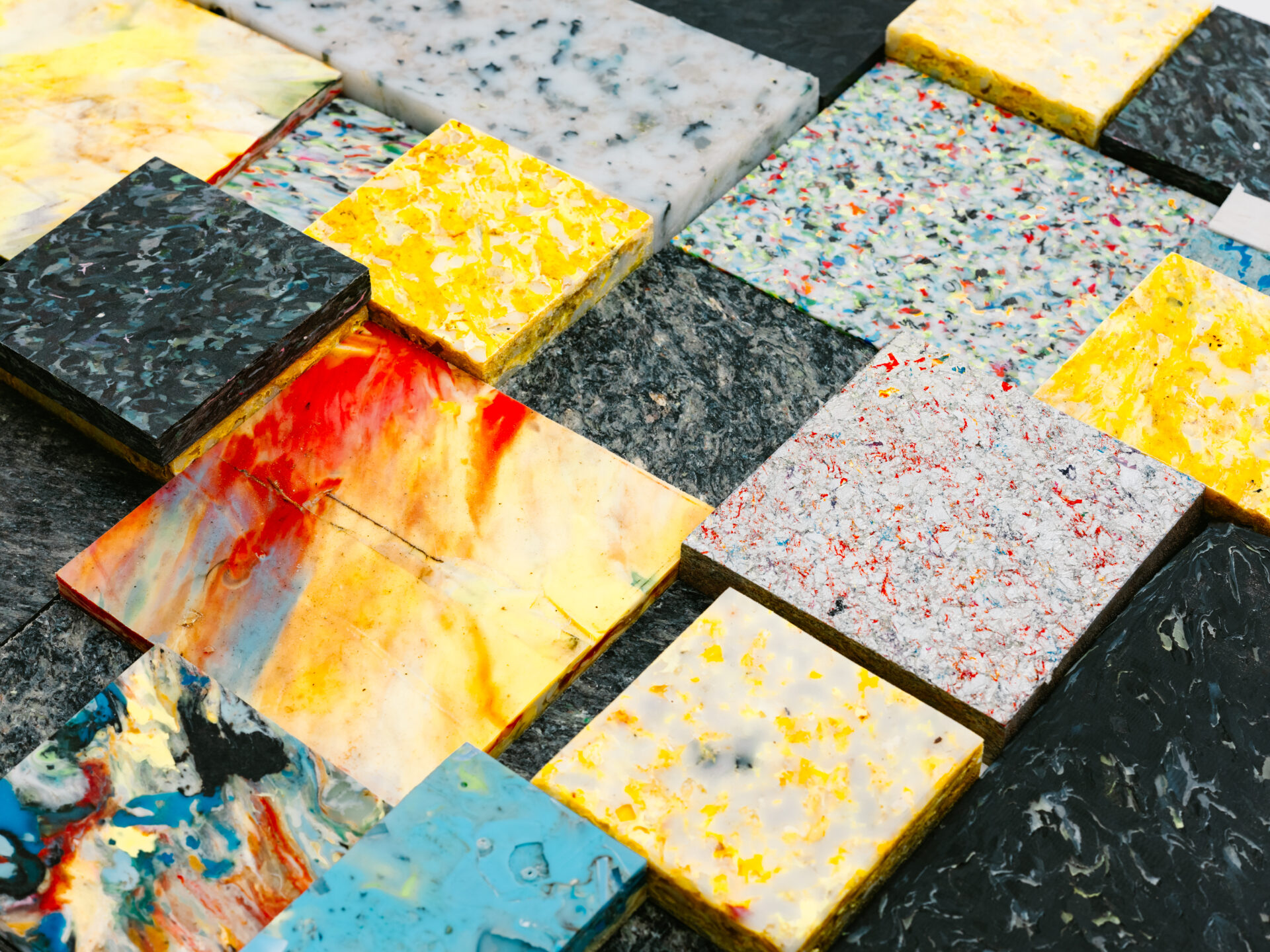 捨てるから活かすへ。廃プラスチックの｜可能性を示す展示会開催イメージ画像
