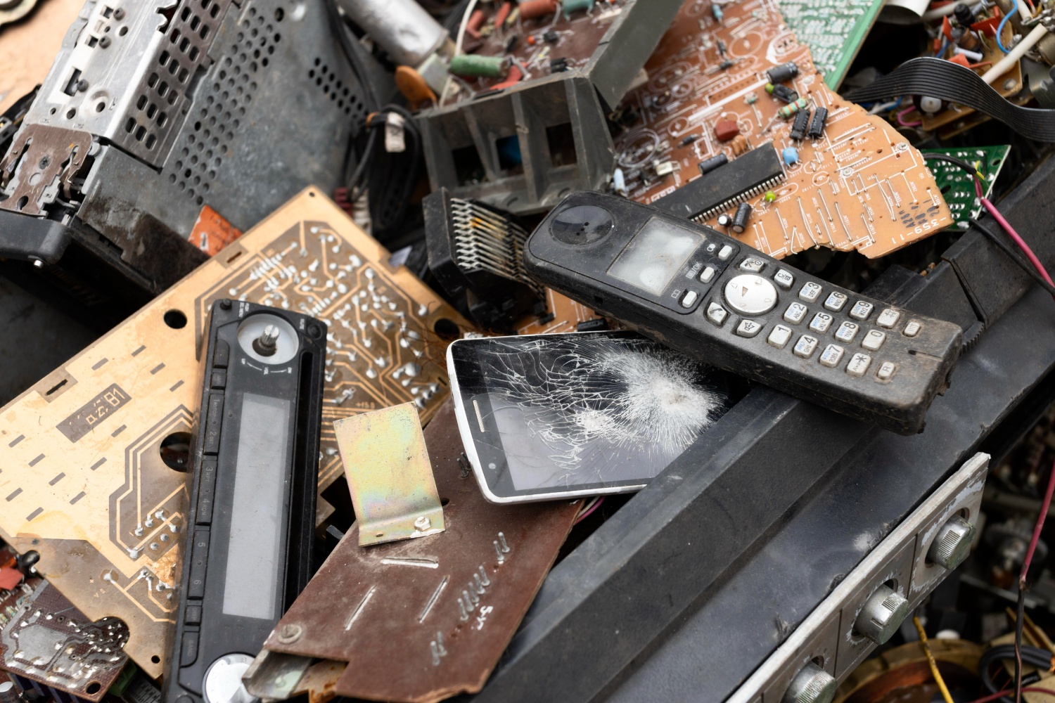 自分で修理できるスマホ「Fairphone」が米国上陸、｜裏にある“E-waste”問題イメージ画像